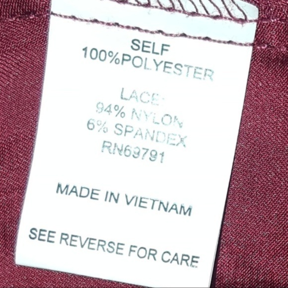 Glance Red Lace Blouse - Picture 6 of 6